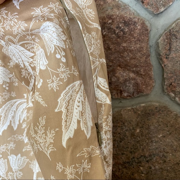 New condition made in Canada capris - Picture 5 of 7